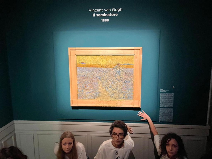 L'opera di Van Gogh, 'Il Seminatore', imbrattata a Roma - foto Ansa